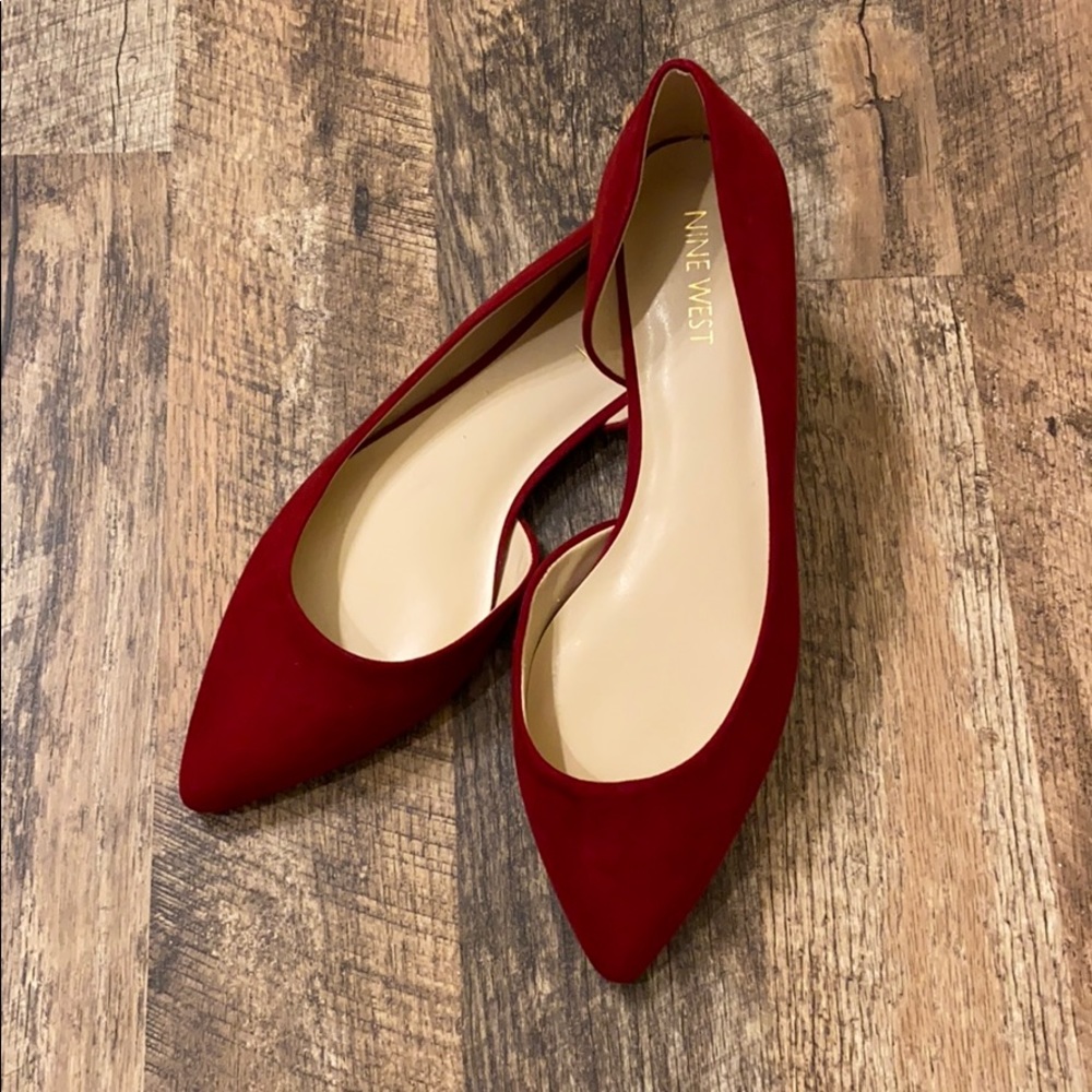Nine West Pointed Toe Flat